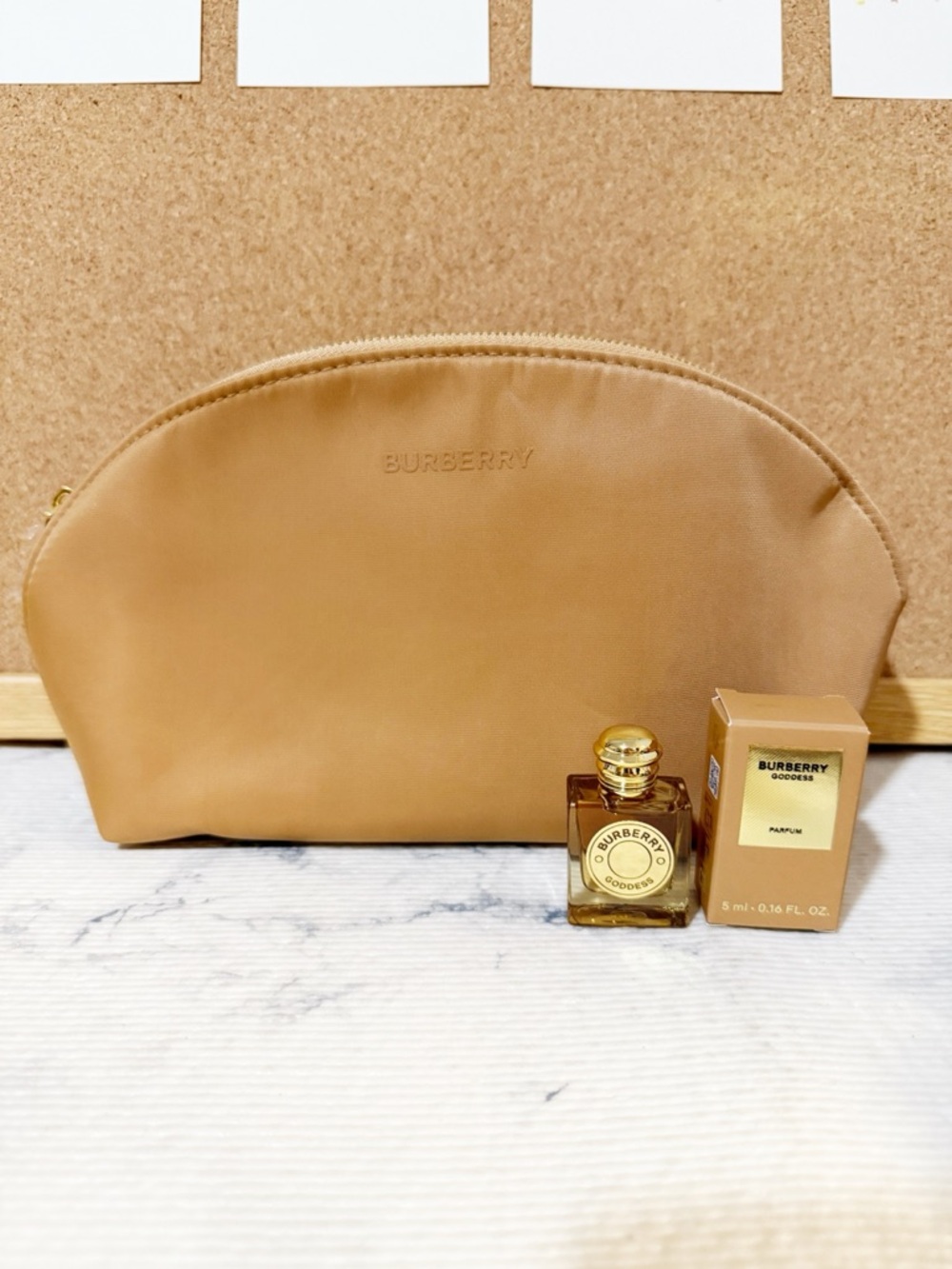 Burberry Beauty Pouch With Burberry Goddess 5ML Mini